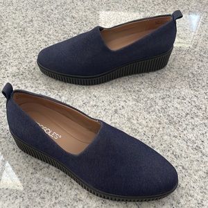 Aerosoles “Bar None” Women’s Wedge Slip-Ons, Dark Navy Denim Fabric, Size 8.5 M